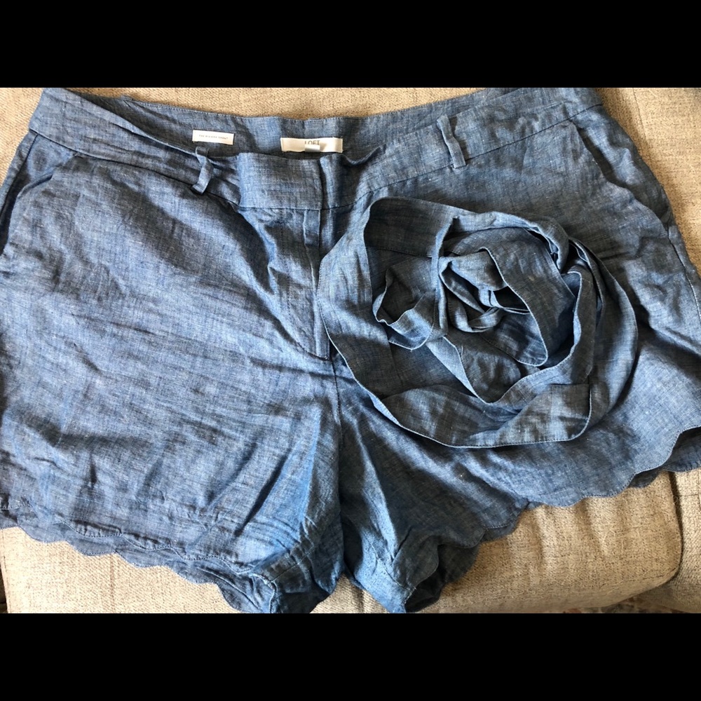 Cute loft shorts with matching belt